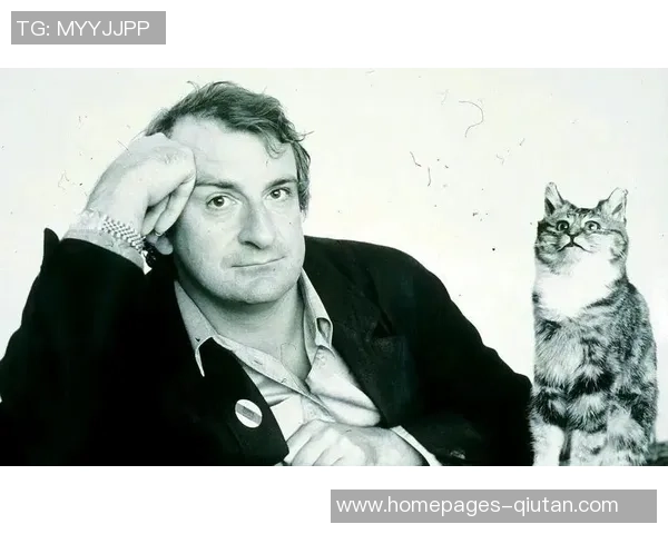 亚当斯的传奇人生与影响力探秘:从科学家到文化象征的跨越之旅